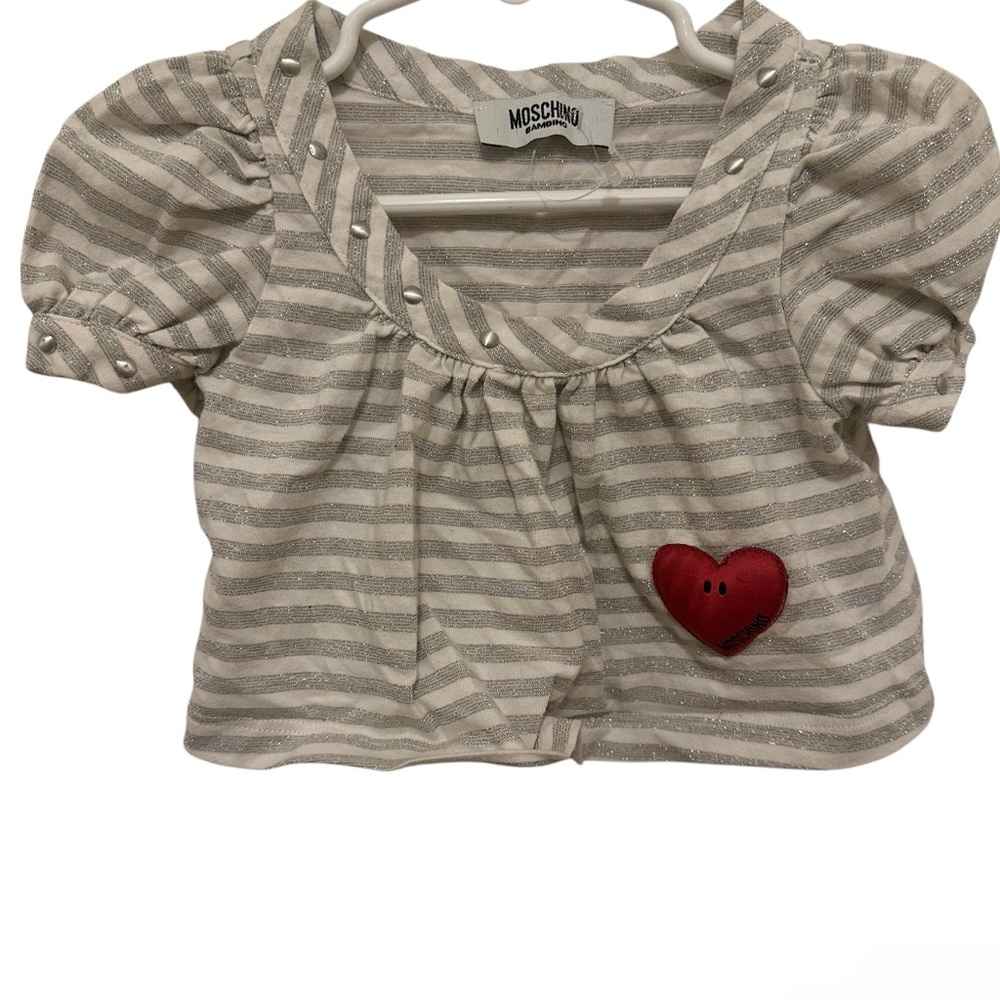 Moschino Kids Striped Gray and White Top with Red Heart preowned size 12 months